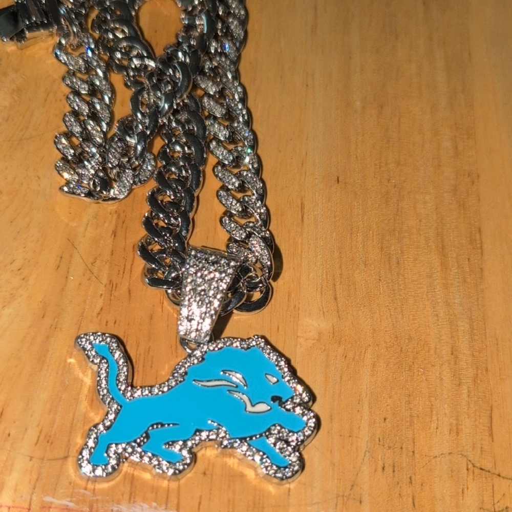 Unk Blue and Silver Lion Pendant Cuban Link Necklace